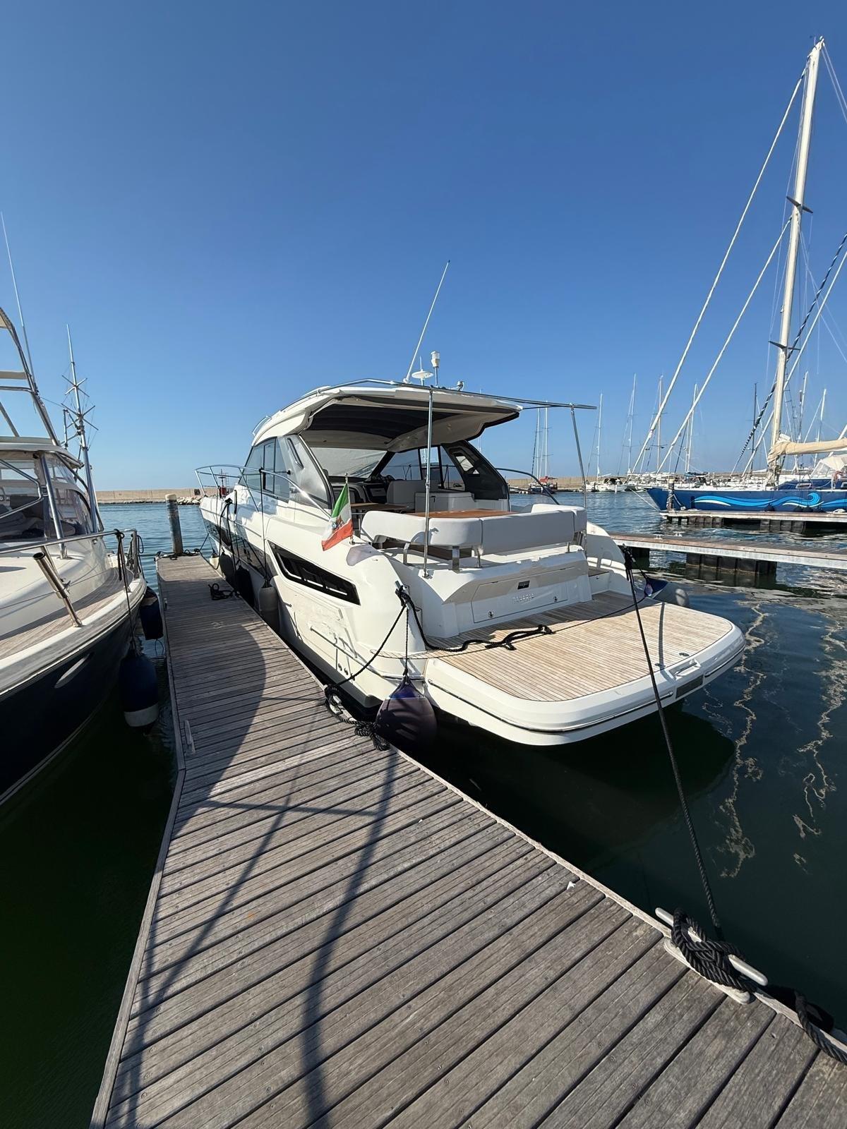 bavaria yachts S40 hard top