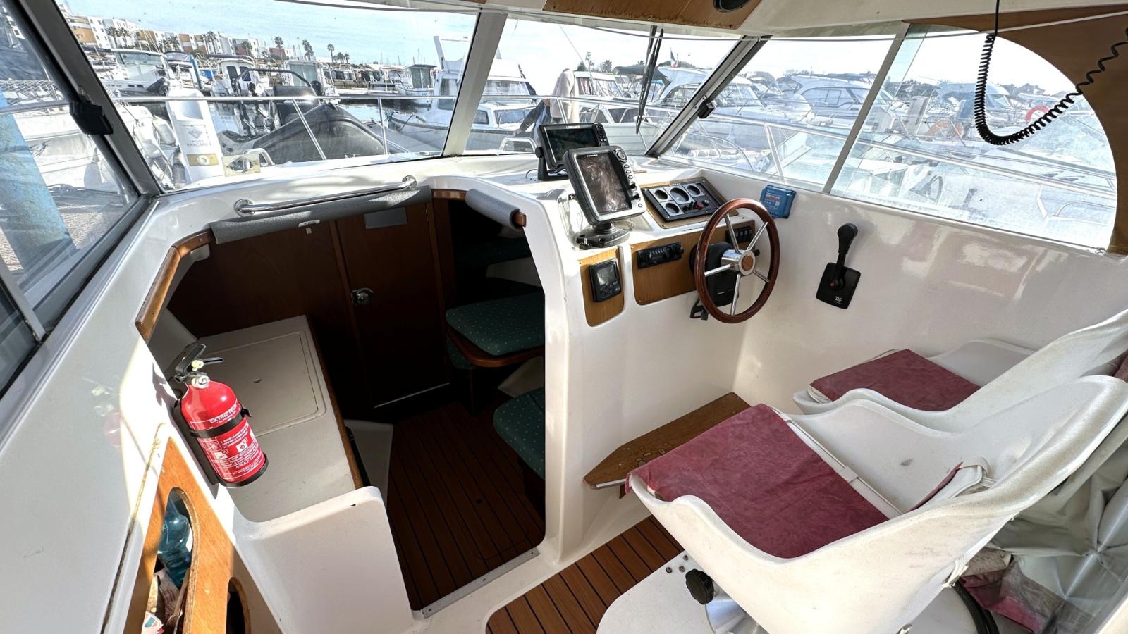 beneteau Antares 710