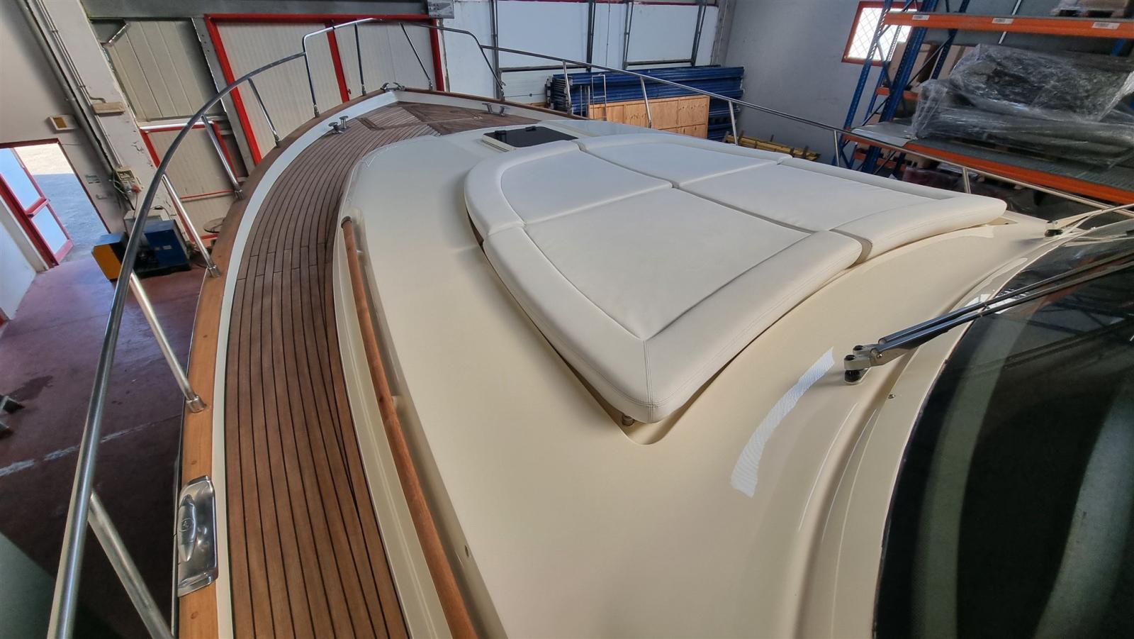 mochi craft Mochi 51 dolphin