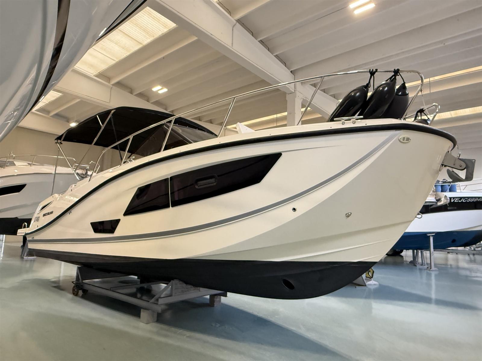 quicksilver Active 875 sundeck