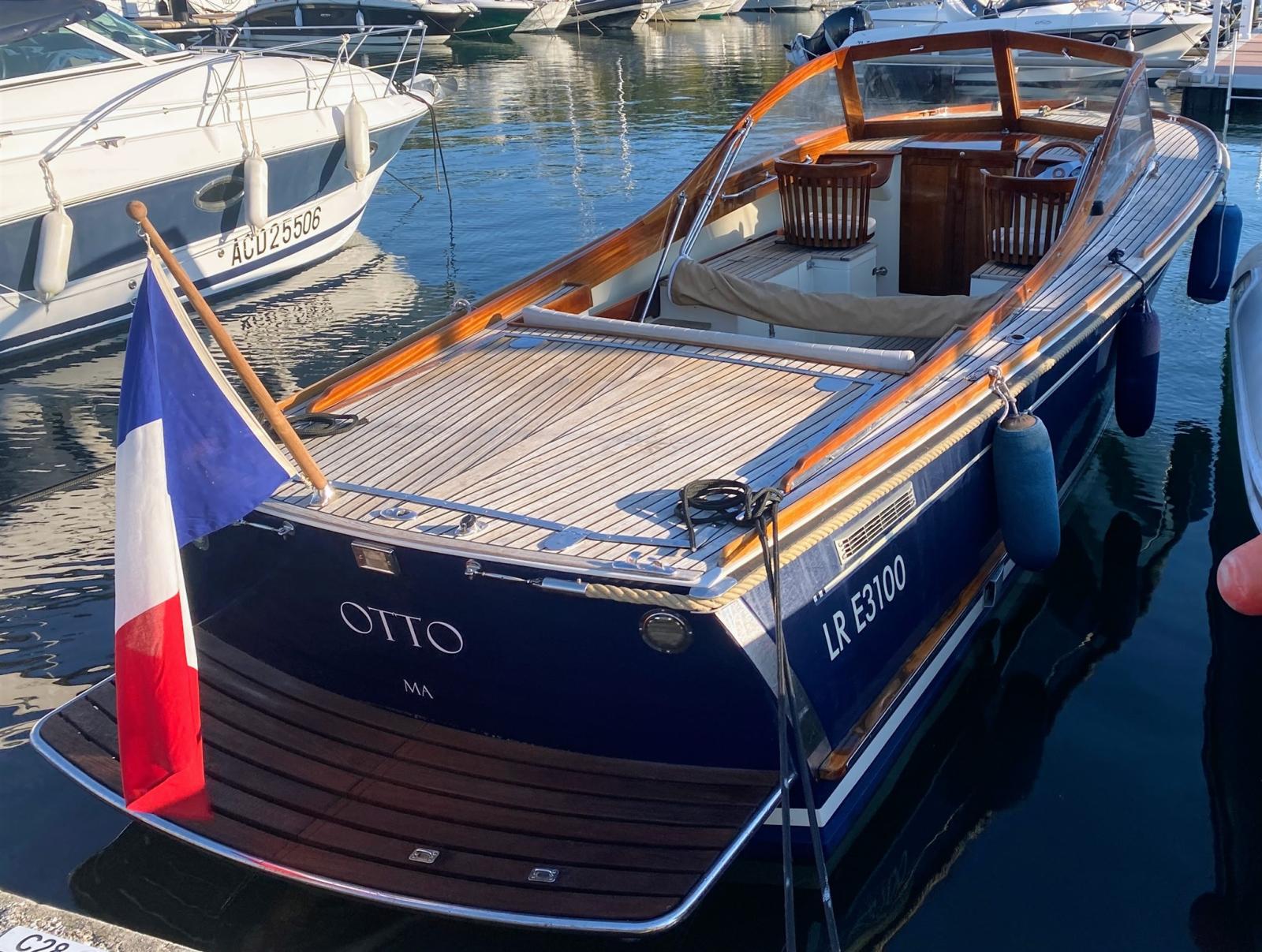 latitude 46 Lady scarlett