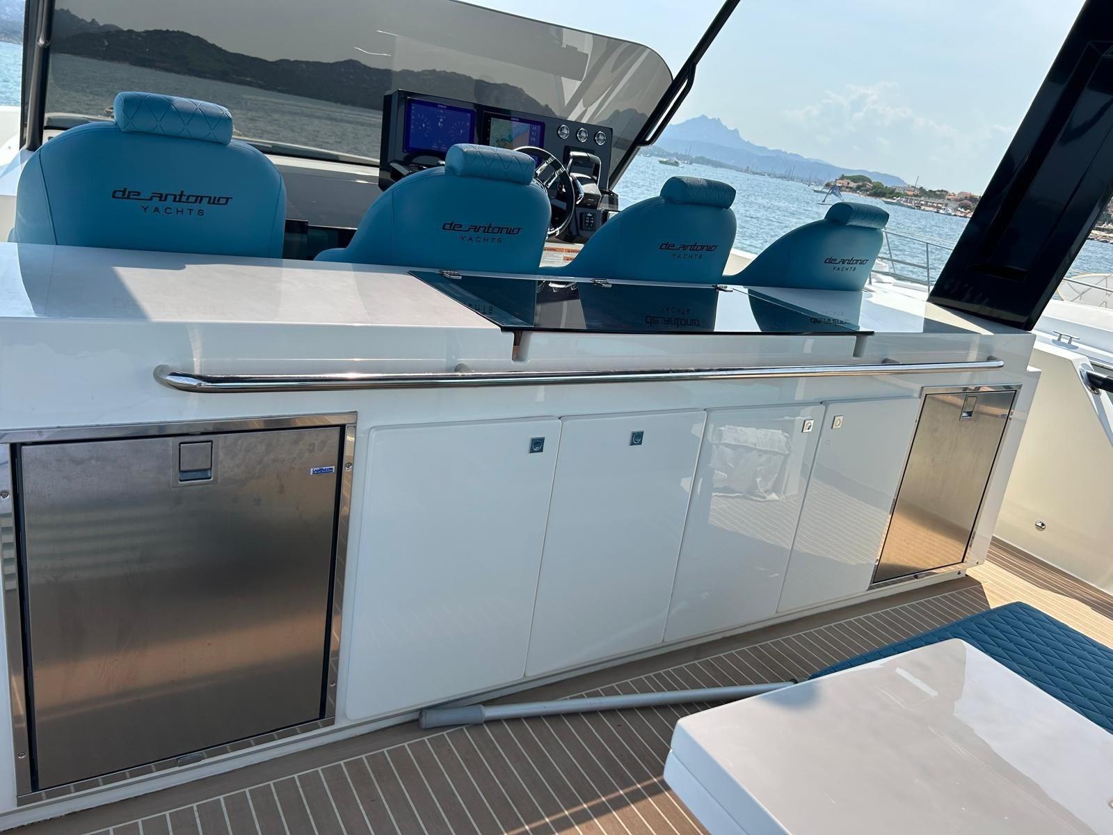 de antonio yachts D50 open