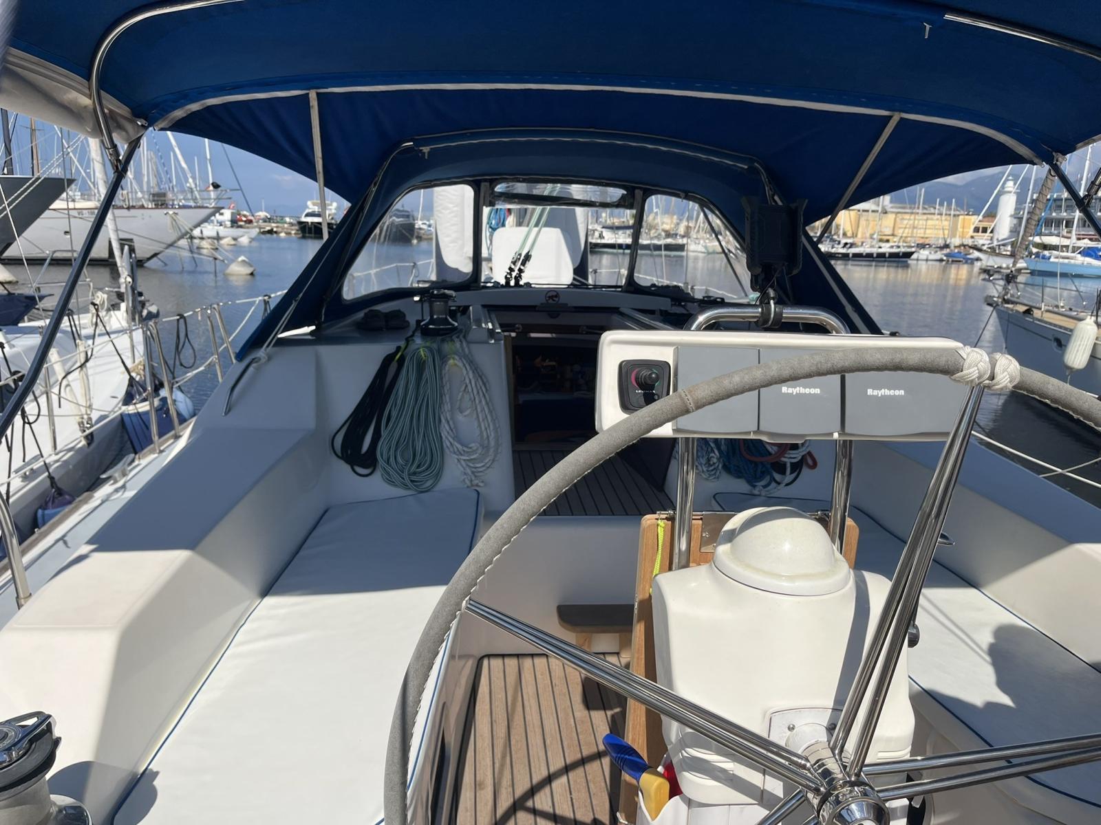 wauquiez 40 pilot saloon