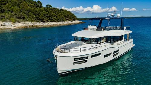Beneteau grand trawler 63
