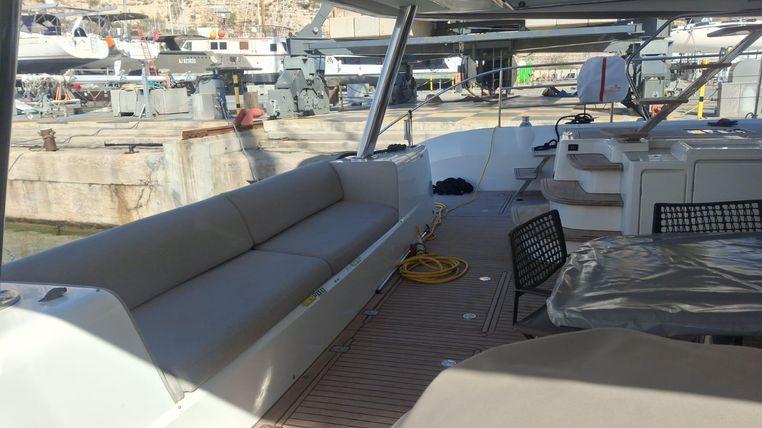 lagoon Sixty 7