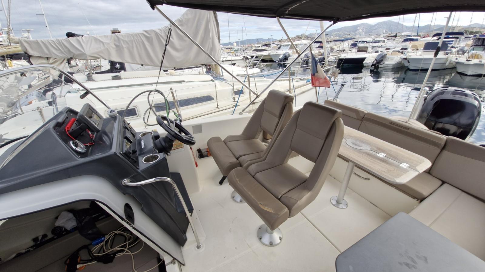 quicksilver 755 sundeck