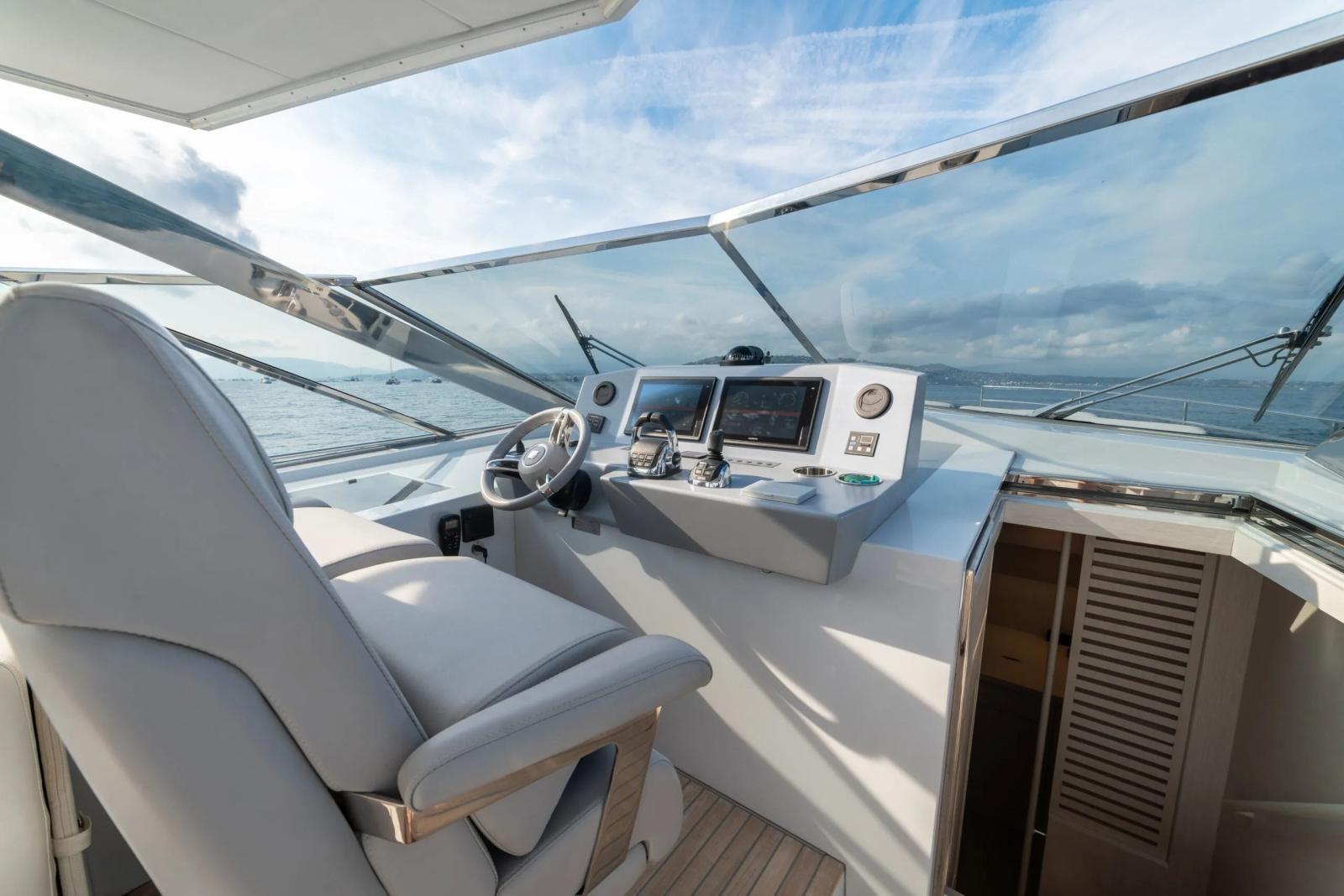 ic yacht Rafale