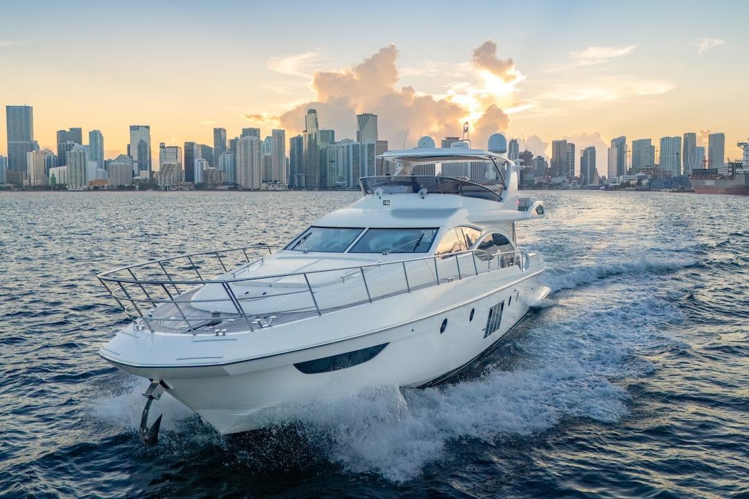 azimut 70