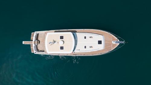 Grand banks eastbay 43