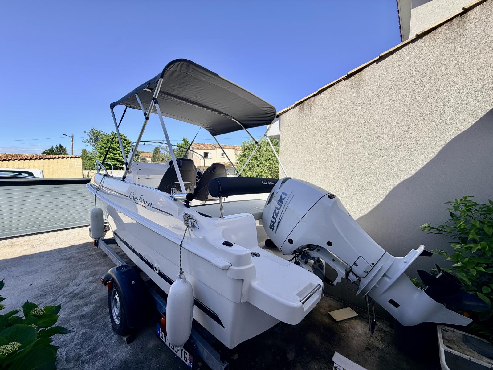 b2 marine Cap Ferret 572 Open