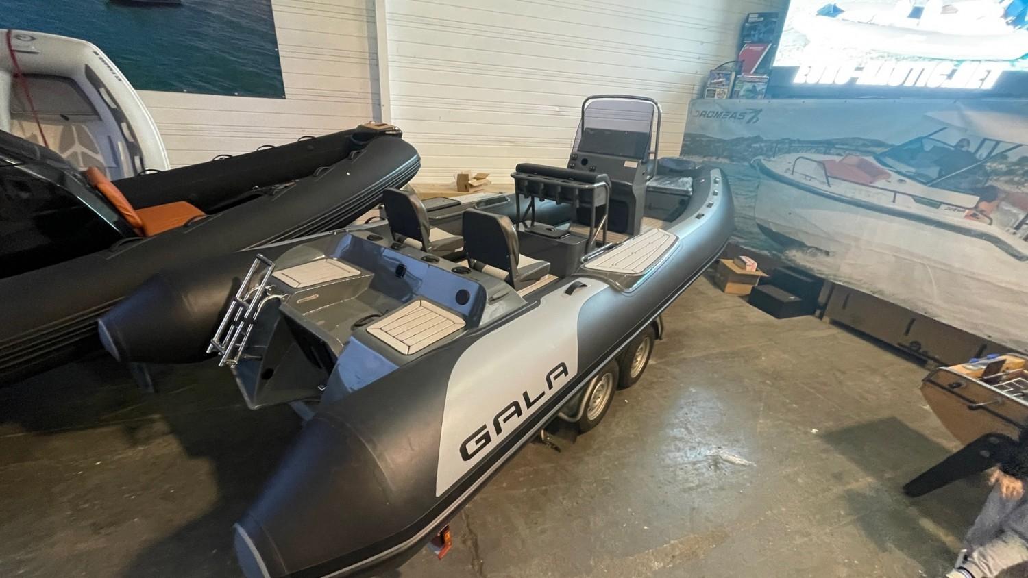 gala boats V650 fishing