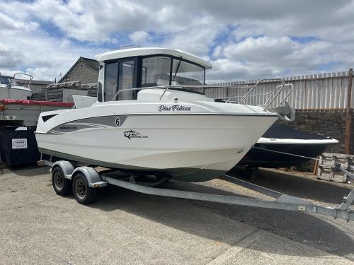 beneteau Barracuda 6 outboard