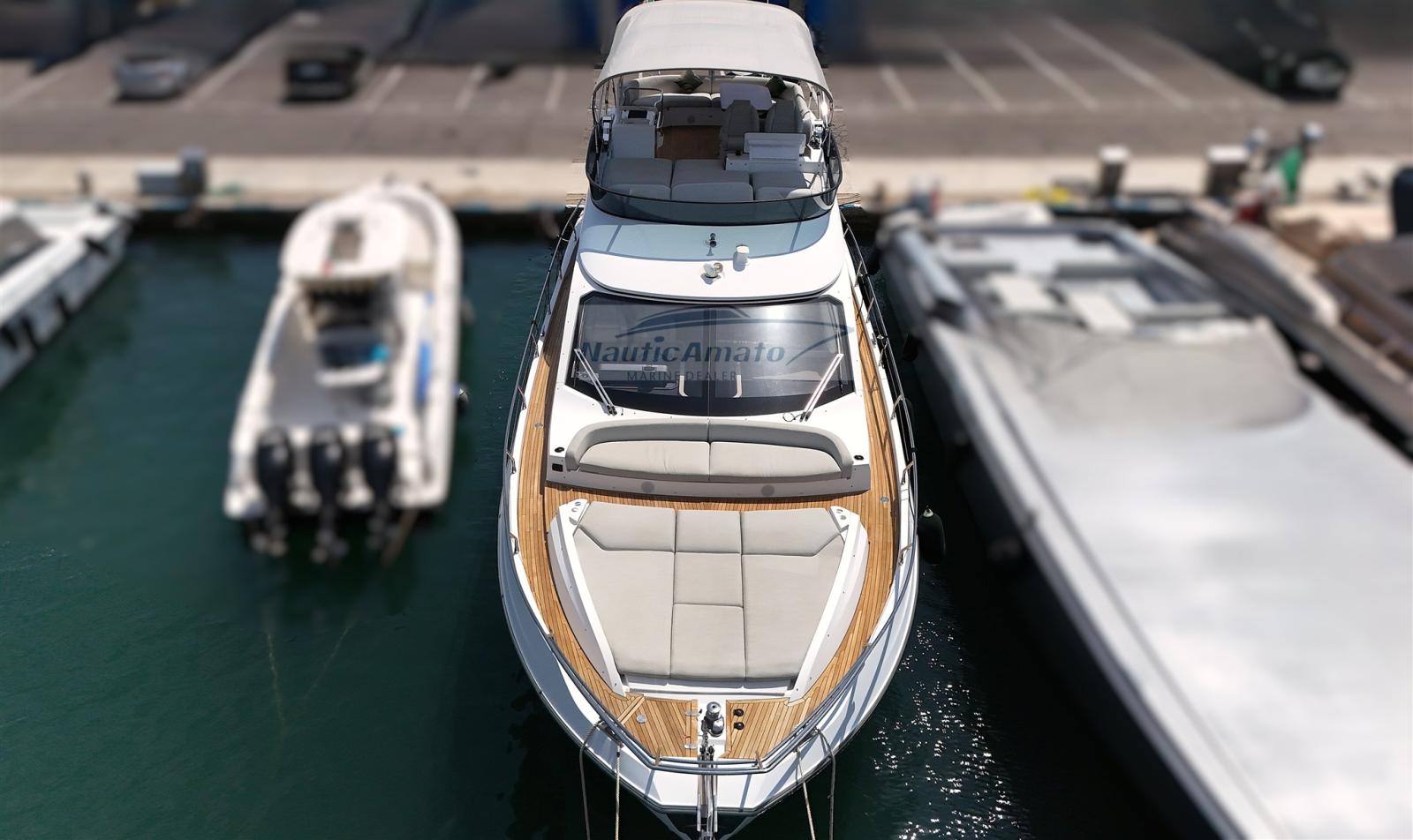 azimut 53