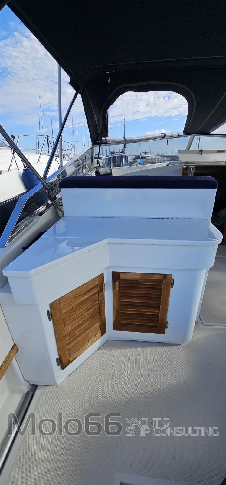 tornado Tornado 38' flush deck