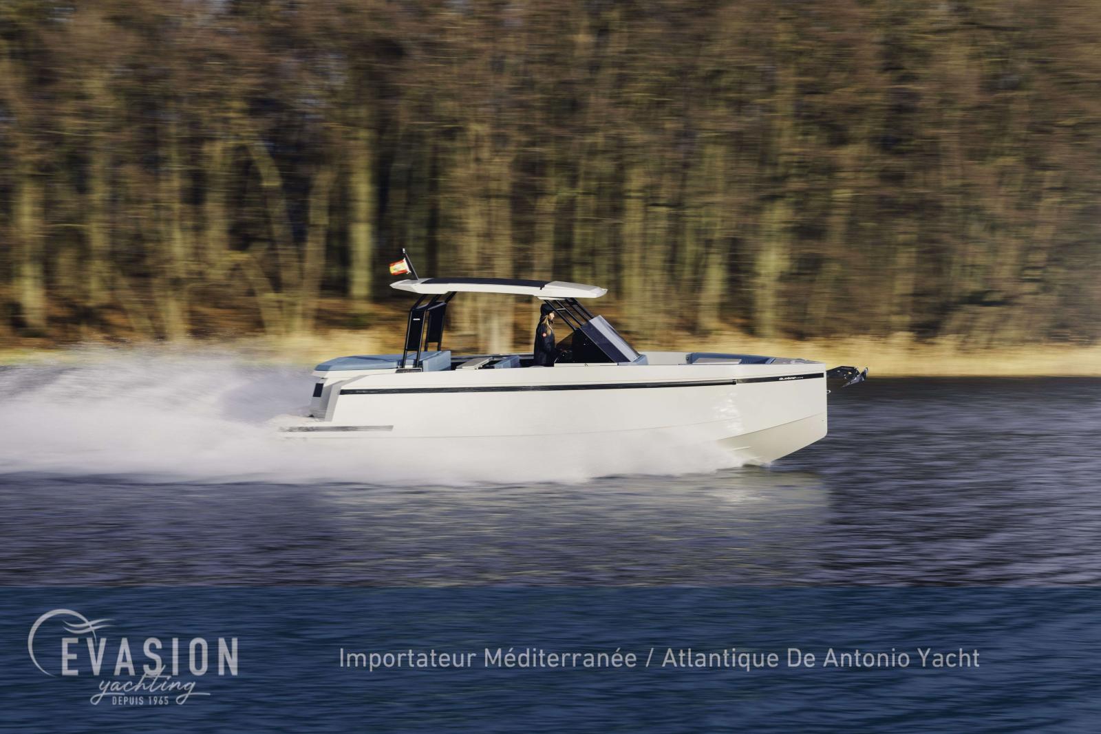 de antonio yachts D29