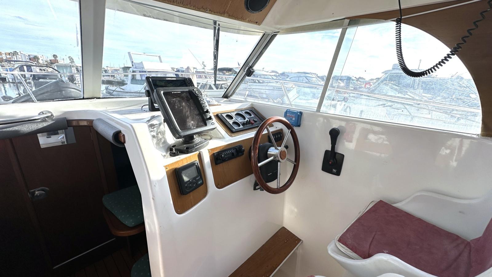 beneteau Antares 710