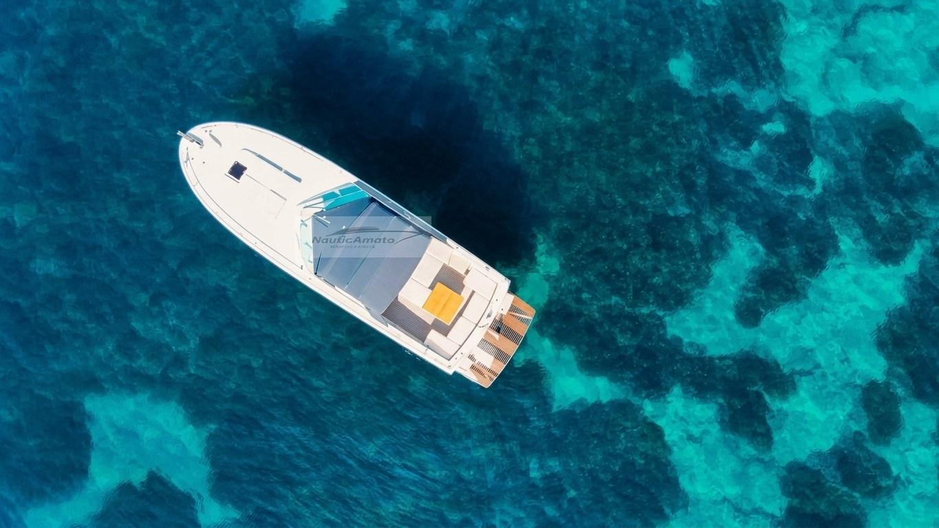 magnum marine 38 flush deck
