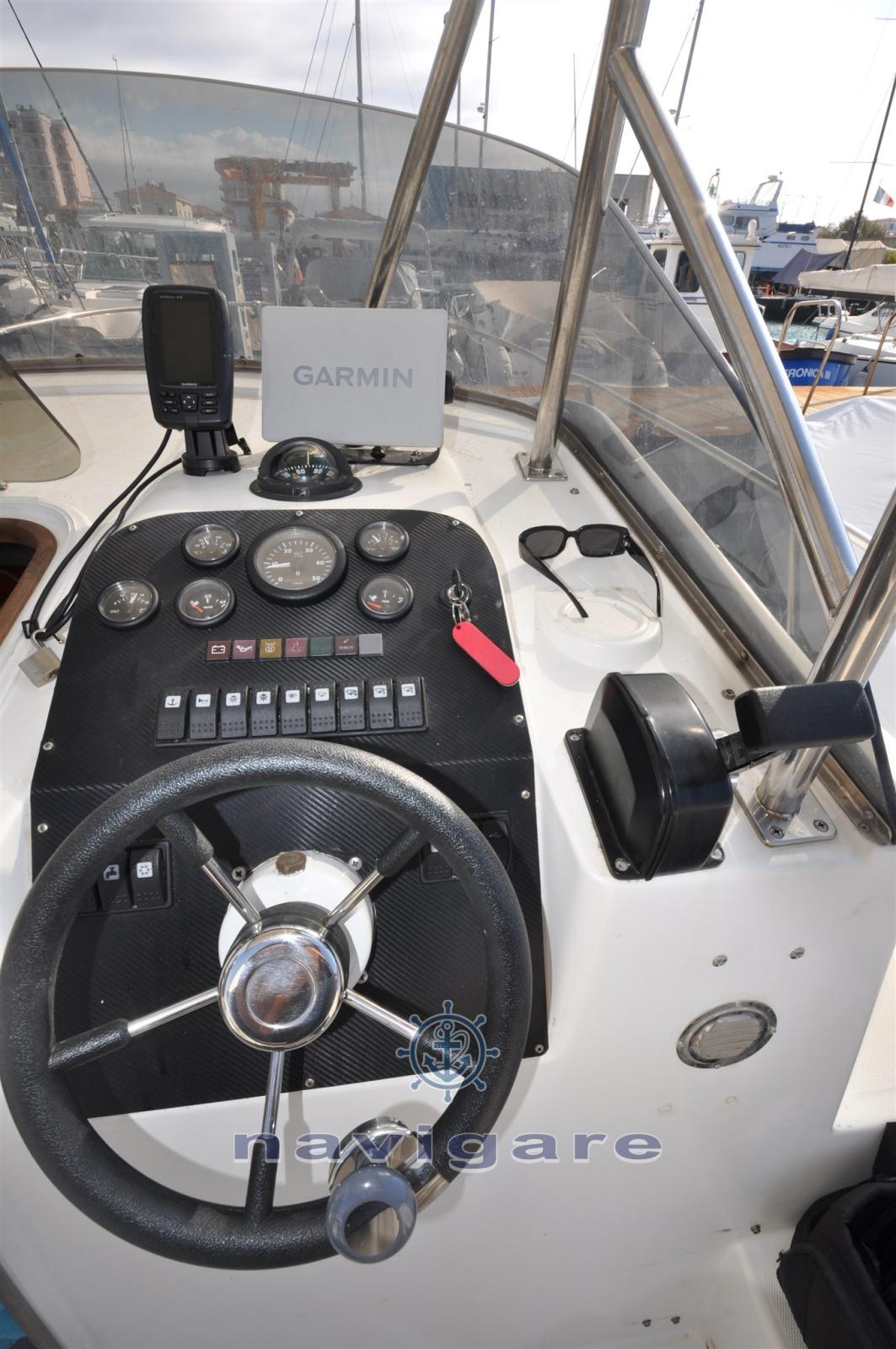 royal yacht group Harpoon 255 walkaround