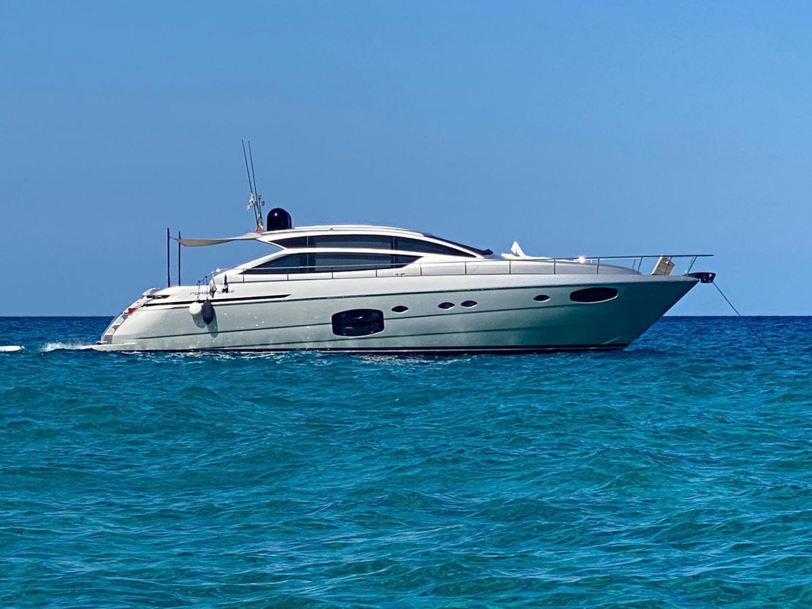 pershing 62