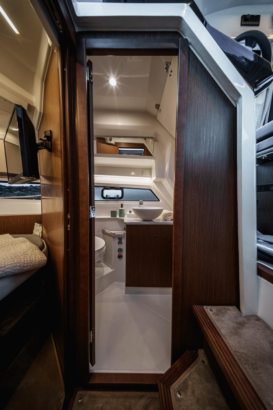 beneteau Antares 9 md.2025