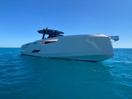 Cayman yachts 400 wa