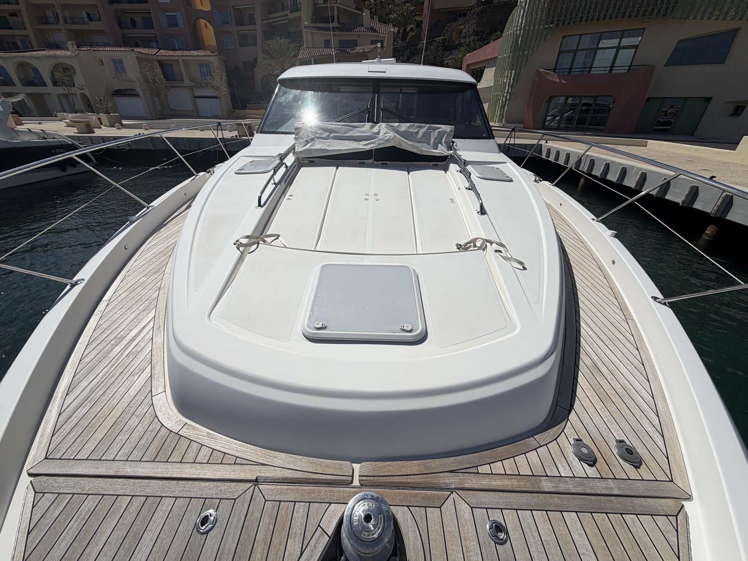 riviera 5800 sport yacht