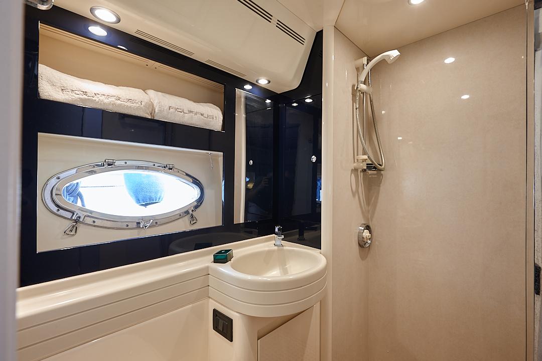 riva Aquarius 54