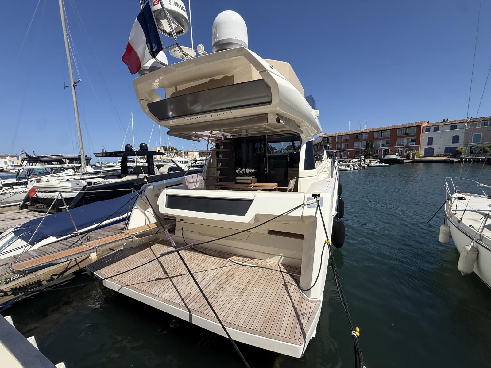 ferretti 450