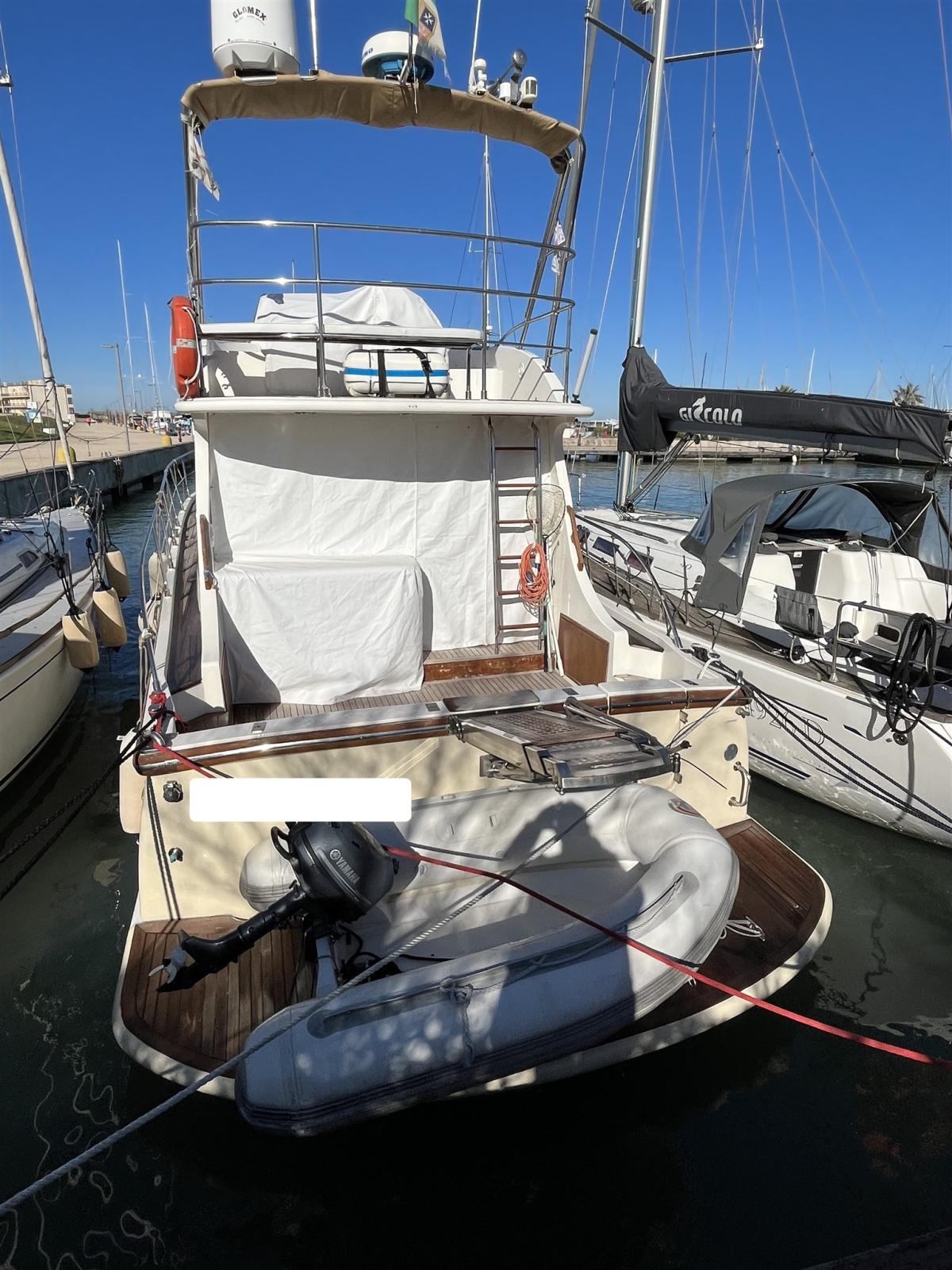 cantieri estensi 440 goldstar fly