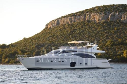 Ferretti yachts 681
