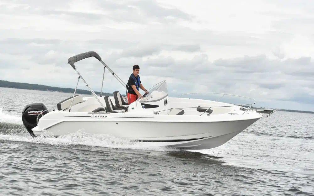 b2 marine Cap ferret 652