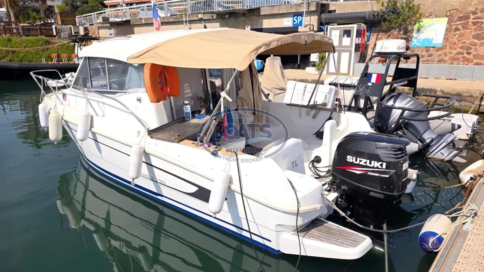 beneteau Antares 750