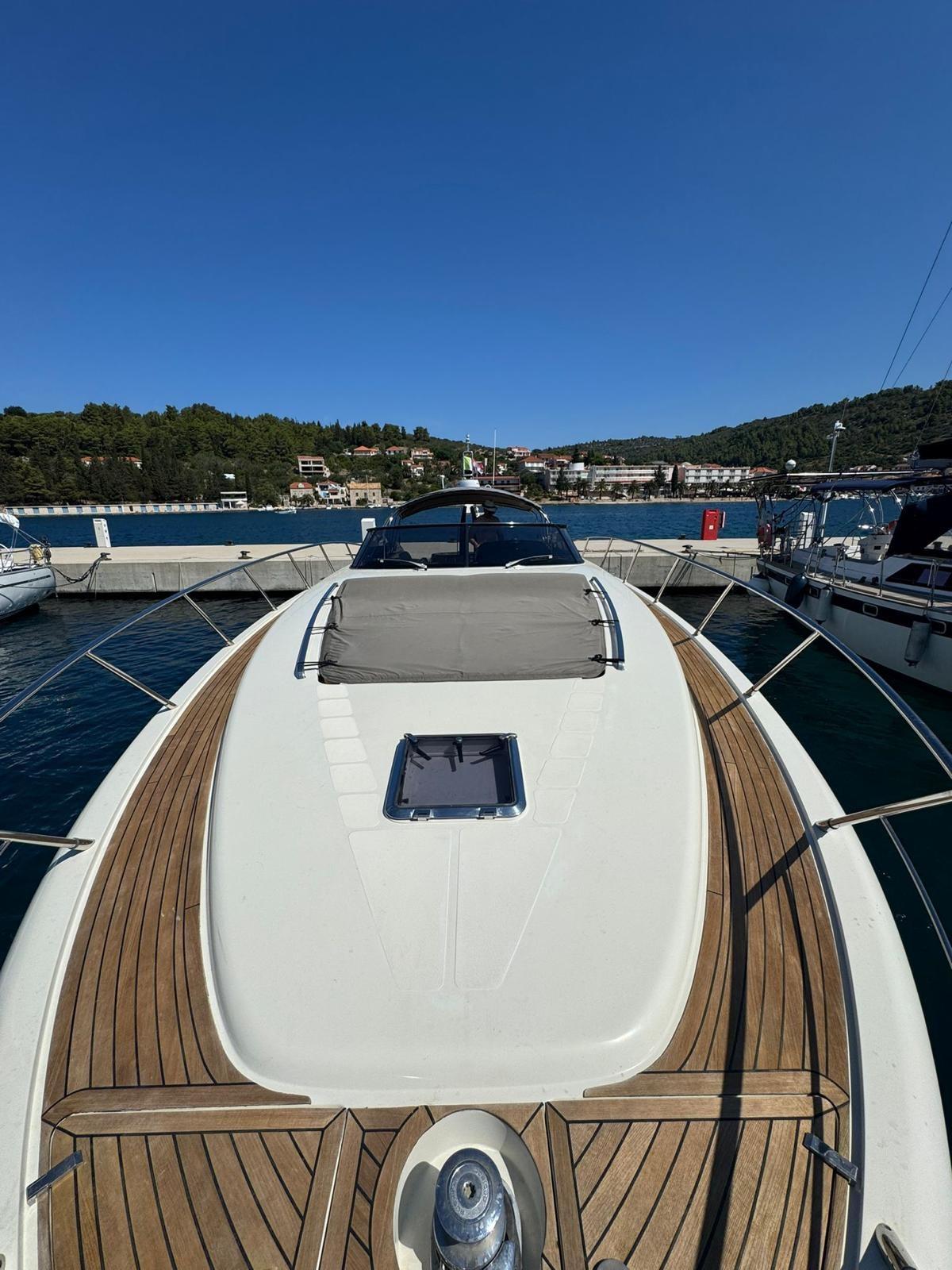 riva 52 rivale