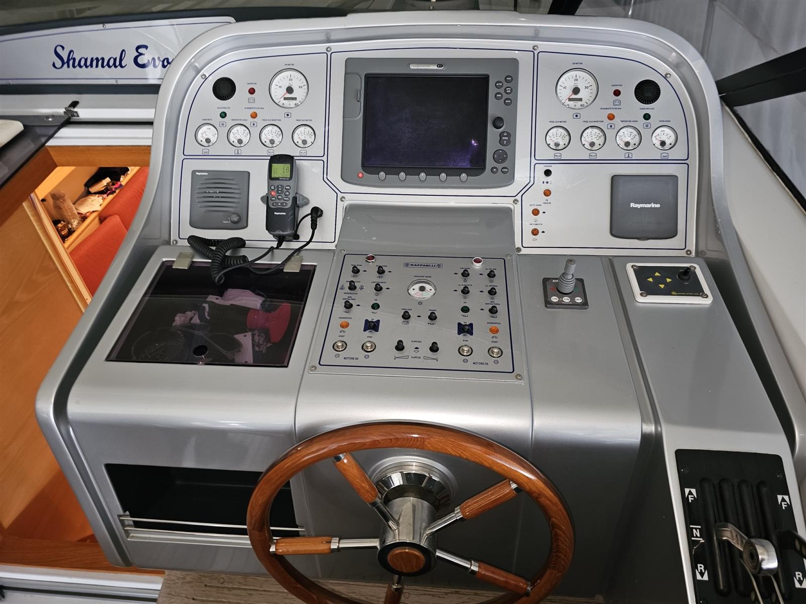 raffaelli Shamal evo ( 2 cabine 2 bagni ) linea asse