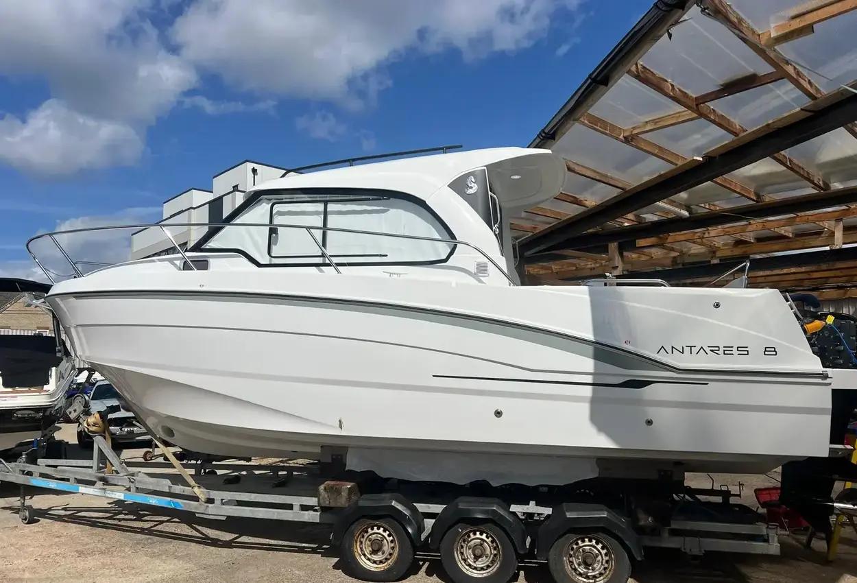 beneteau Antares 8