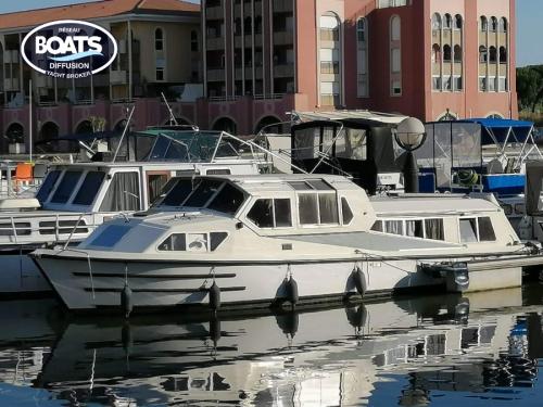 Connoisseur penichette jamaica 12.20