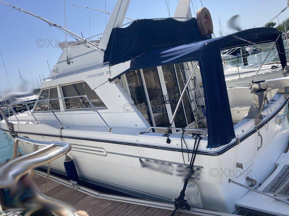marine projects Princess 35 fly