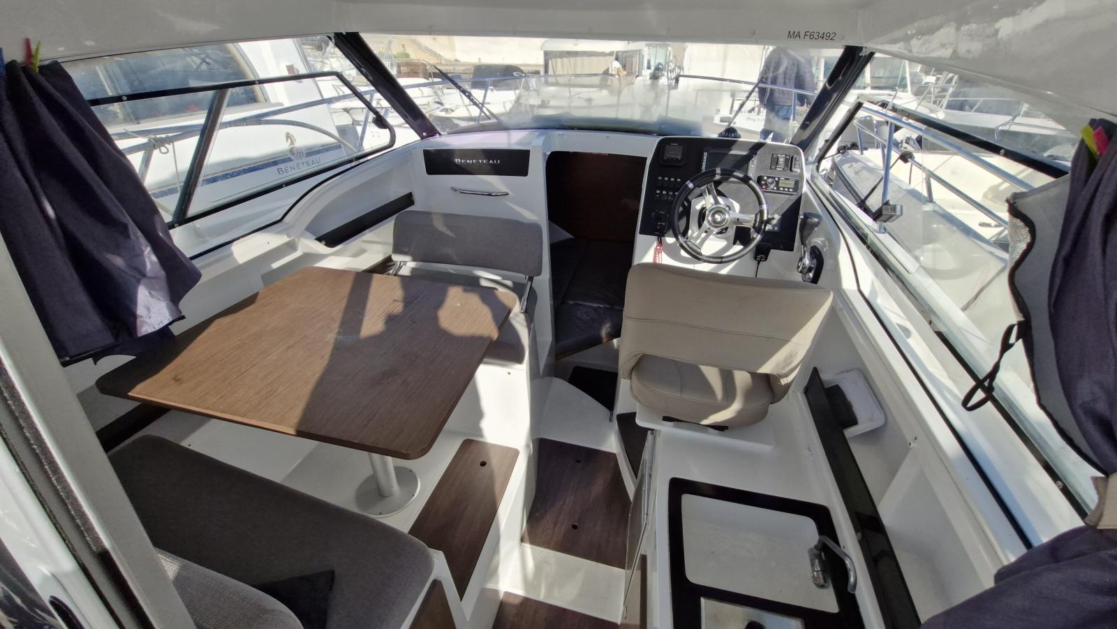beneteau Antares 8 ob