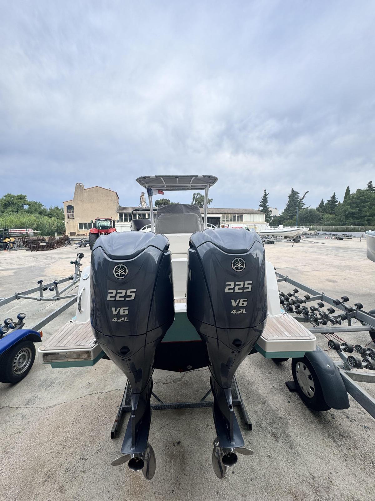 white shark 280 cc evo