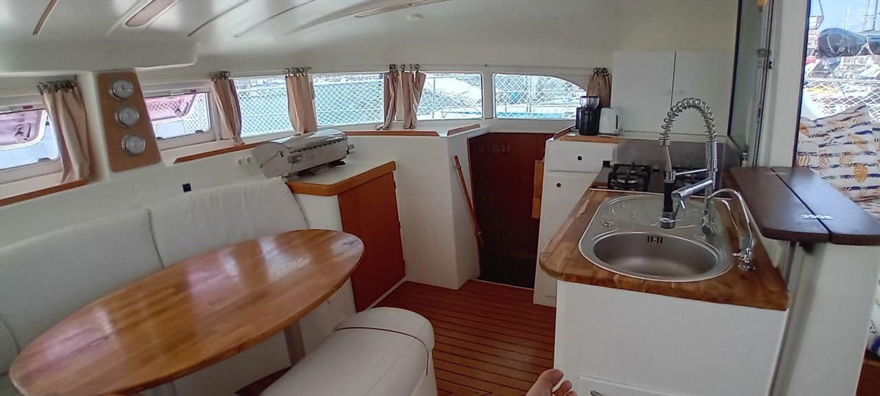 lagoon 380 s1