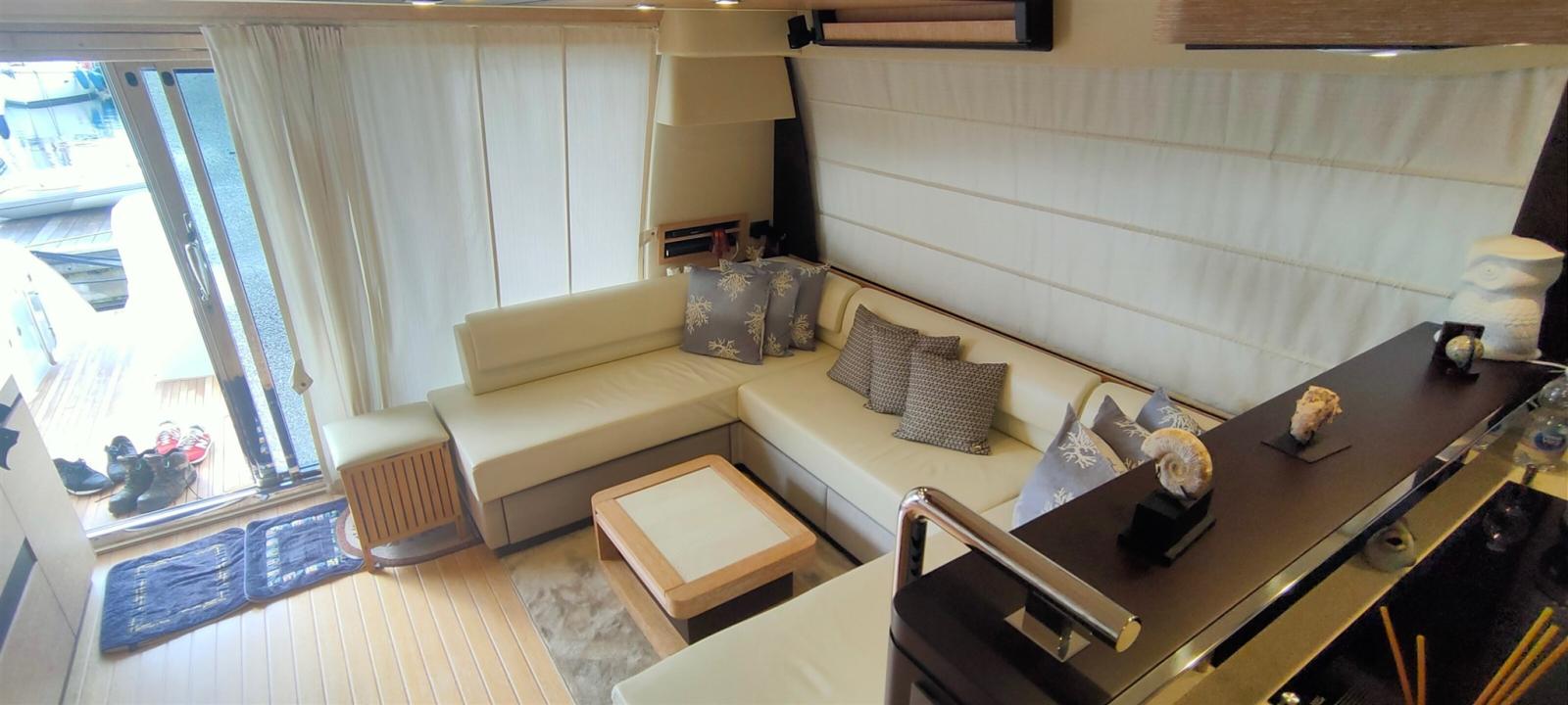 azimut 64 flybridge