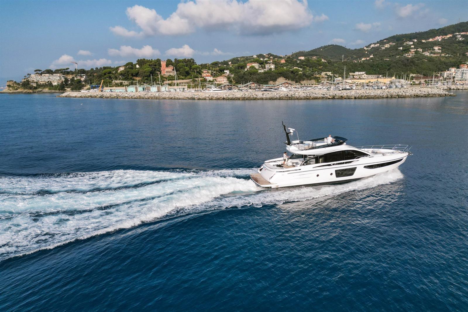 azimut S7 new decor moon
