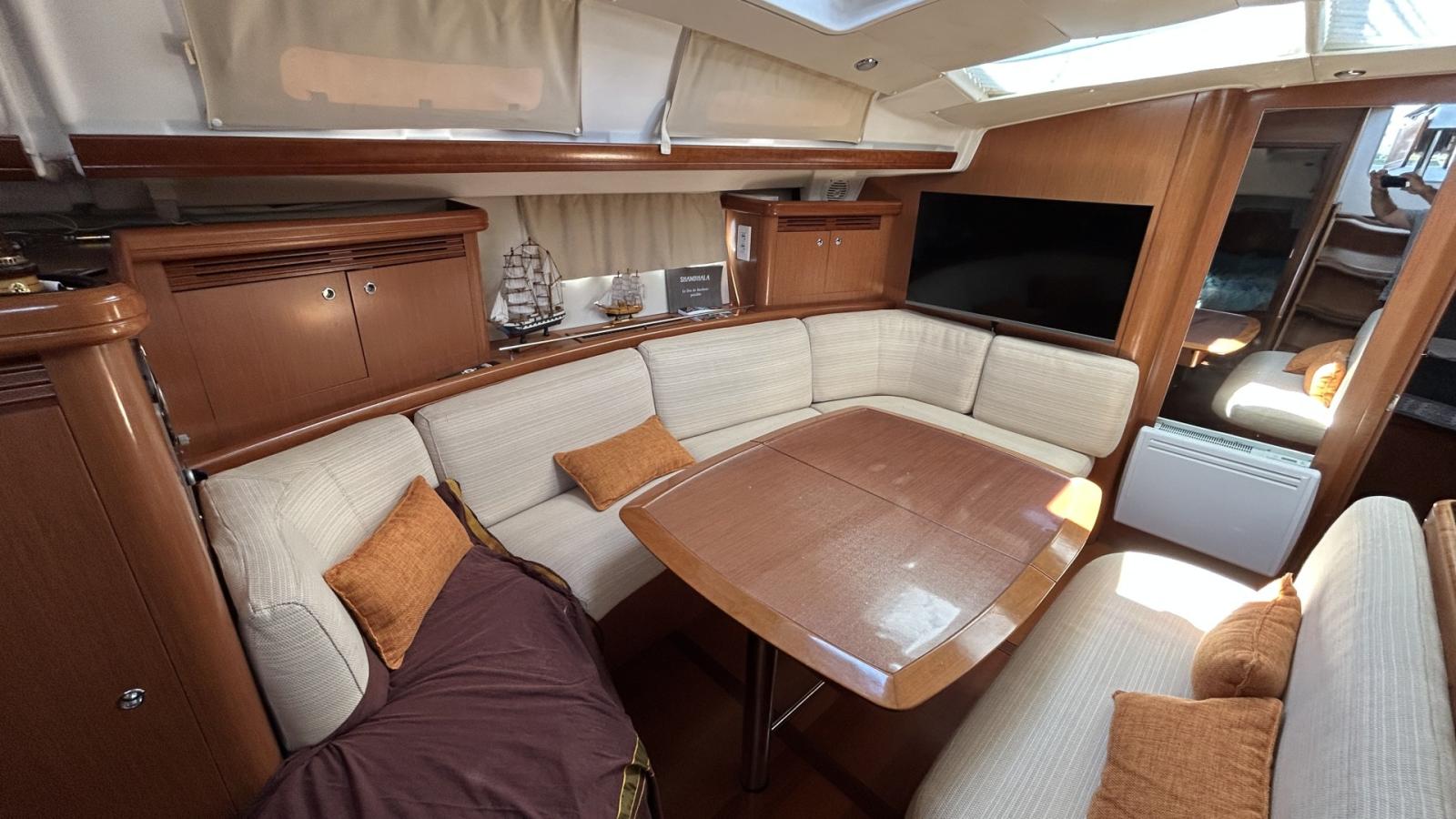 beneteau Oceanis 523