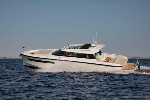 Delta powerboats 48 coupe