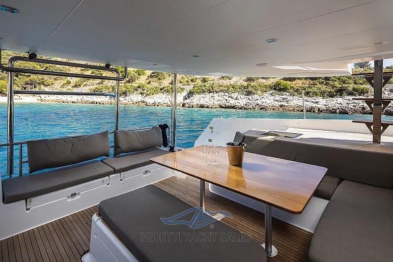 dufour 48 catamarano