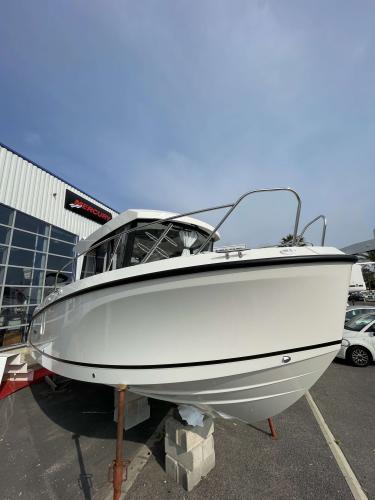 Quicksilver 805 pilothouse neuf destockage 225 cv mercury