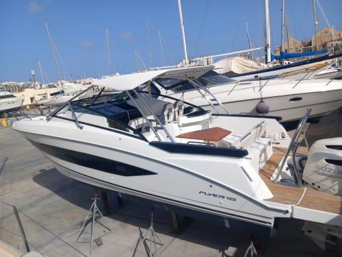 Beneteau flyer 10
