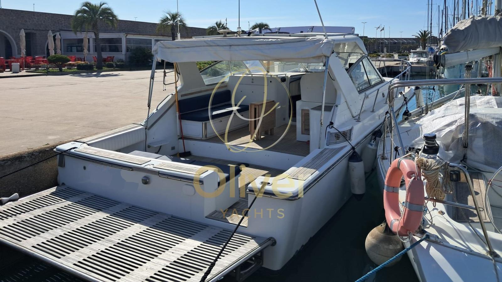 trojan yacht-bertram 38 express