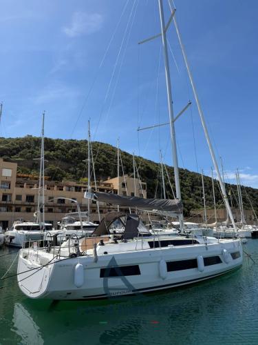 Dufour yachts 44