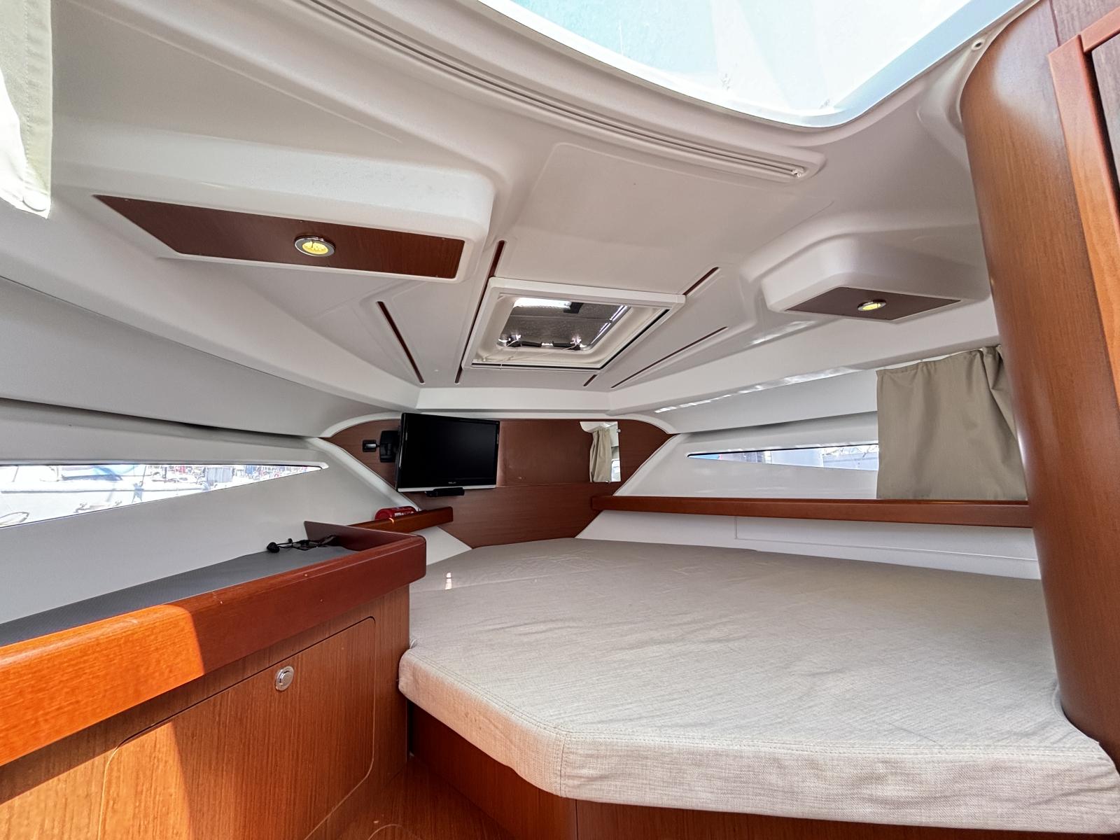 beneteau Antares 8.80